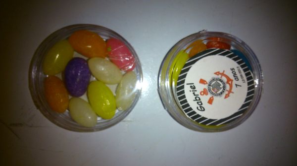 latinha mint recheada de jujubas